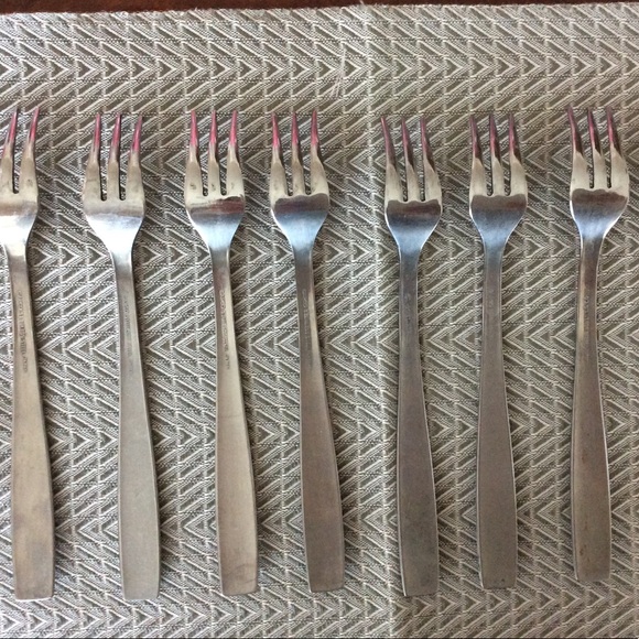 Cocktail mini forks set of 4 forks for crab eating or any cocktail appetizers - Picture 3 of 3